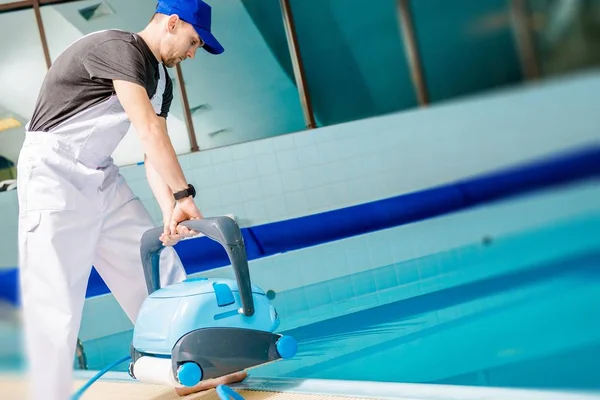 Limpiador de piscinas automatizado —  Fotos de Stock