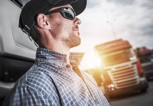 Proud Semi Truck Driver — Stock Photo, Image