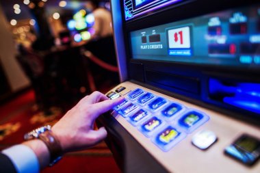 Slot makinesidir oynamaya erkekler