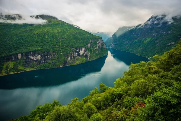 Malownicze norweskie fiordy — Zdjęcie stockowe