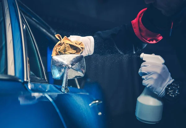Klasické auto detaily, čištění — Stock fotografie