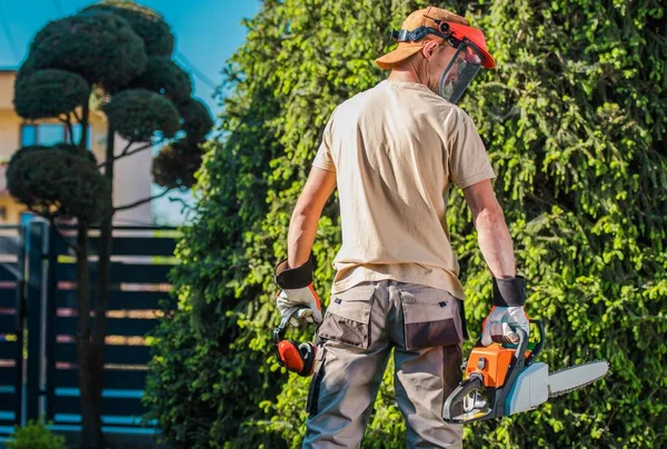 Men in the Garden — Stock Photo, Image