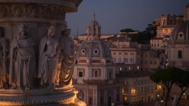 Roma İtalya Gece Heykelleri. Meryem 'in Kutsal Kilisesi.