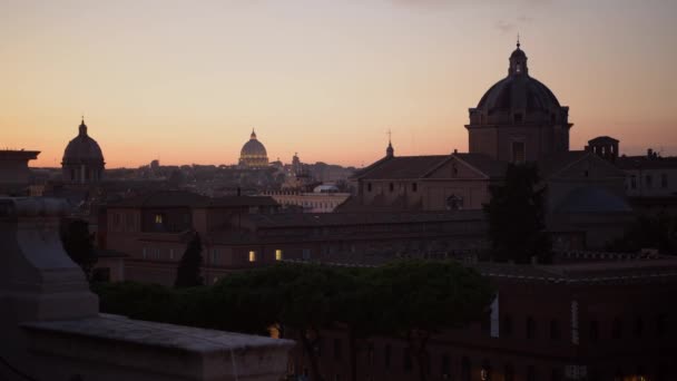 Rome and the Vatican City Panorama During Sunset (en inglés). Italia, Europa . — Vídeos de Stock