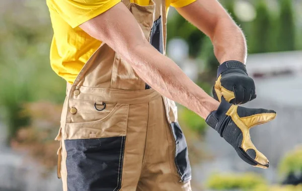 Wearing Safety Gloves — Stock Photo, Image