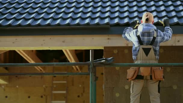 Roofing Worker His 30S Scaffolding Checking Ceramic Roof Tiles Installation — Stock Video