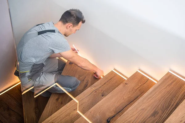 Melhoria Casa Acabamento Empreiteiro Escadas Residenciais Madeira Com Iluminação Led — Fotografia de Stock