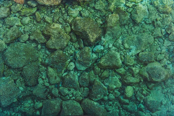 Rocky Sea Bodenbett Und Kristallklares Türkisfarbenes Wasser Meeresthema — Stockfoto