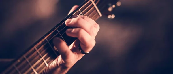Musiker Hand Auf Einer Gitarre Hals Nahaufnahme Foto Thema Musik — Stockfoto