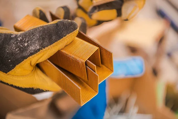 Grapas Metal Para Engrapadoras Eléctricas Servicio Pesado Mano Contratistas Construcción —  Fotos de Stock