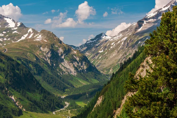 Veduta Aerea Delle Alpi Austriache Con Strada Sterrata Nella Valle — Foto Stock