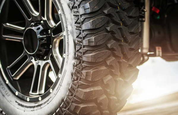 Road Vehicle Suspension Heavy Duty Gires Extrémní Motiv Offroading — Stock fotografie