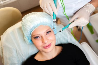 Kozmetik. Donanım tedavi Mikroelektrik tarafından.