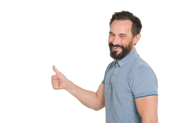 Mutlu sakallı adamın portresi başparmağını kaldırıyor.