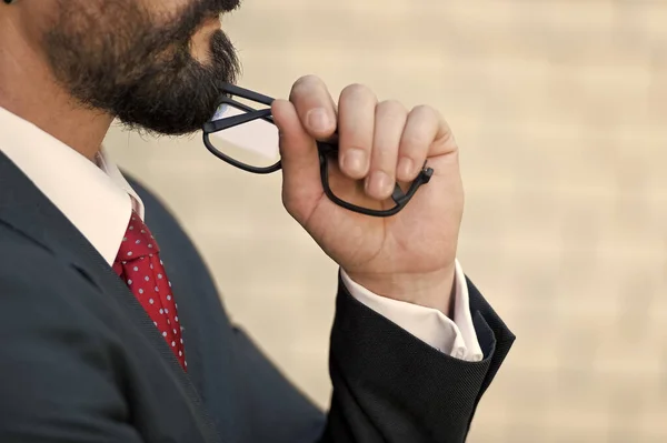 Perfil Cercano Hombre Negocios Barbudo Gafas Hombre Traje Azul Corbata —  Fotos de Stock