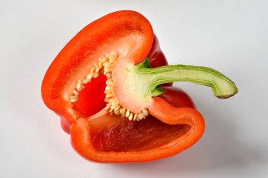 Makro görünümü kırmızı yarım kırmızı biber