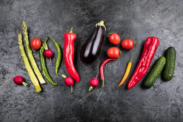 Produtos hortícolas frescos sazonais — Fotografia de Stock