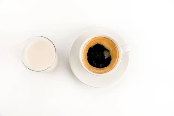 一杯加牛奶的咖啡 — 图库照片