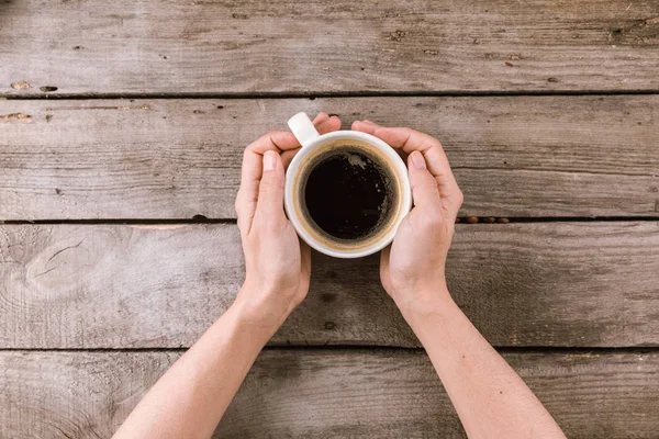 Coffee mug steam in hands — Stock Photo, Image