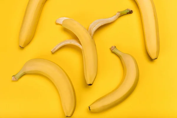 Plátanos amarillos frescos — Foto de Stock