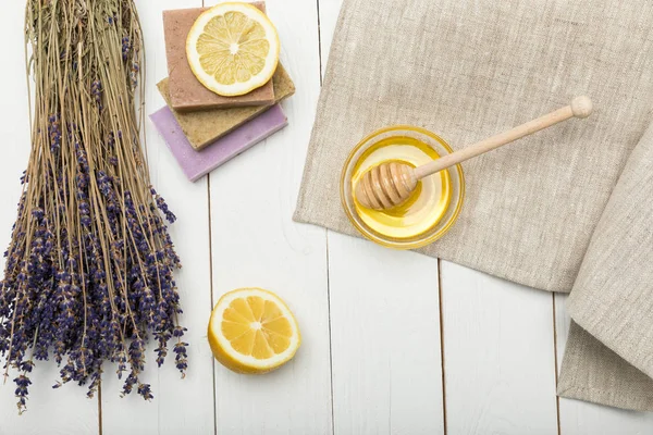 Homemade soap with lavender and honey — Stock Photo, Image