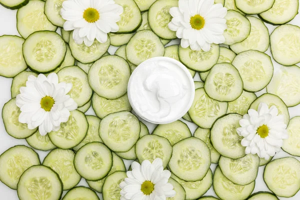 Cucumber face cream — Zdjęcie stockowe