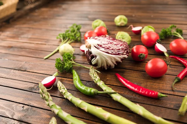 Fresh seasonal vegetables — Stock Photo