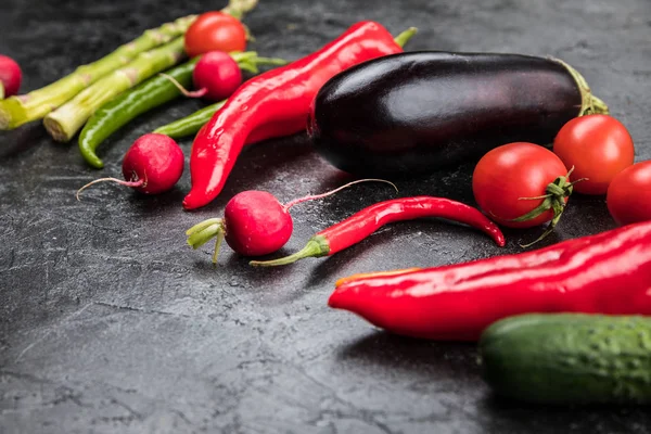 Produtos hortícolas frescos sazonais — Fotografia de Stock