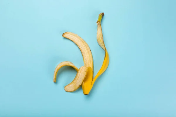 Yellow banana peel — Stock Photo