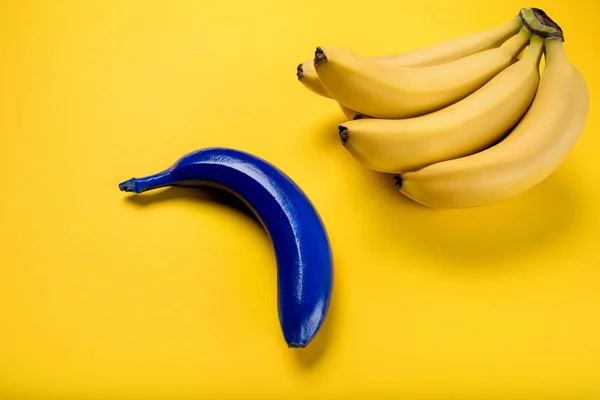 Coleção de bananas coloridas — Fotografia de Stock