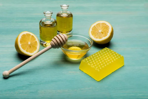 Homemade honey soap — Stock Photo