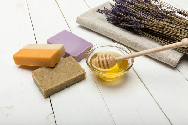 Homemade soap with lavender and honey — Stock Photo