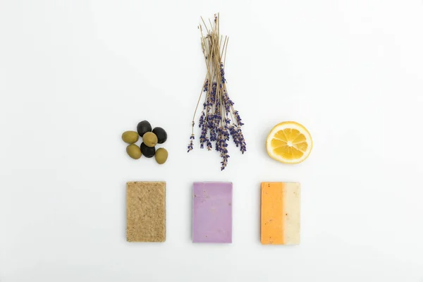 Homemade soap with dried lavender — Stock Photo