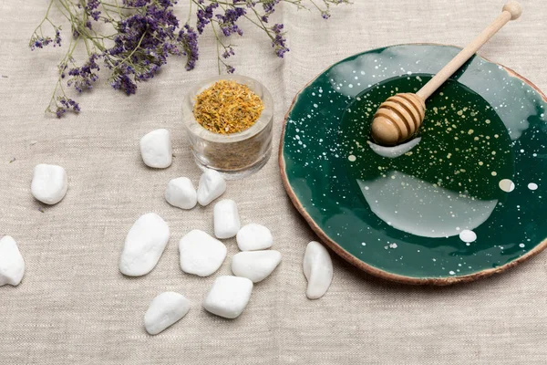 Natural aromatherapy products — Stock Photo