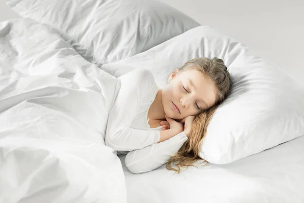 Adorable girl in bed — Stock Photo, Image