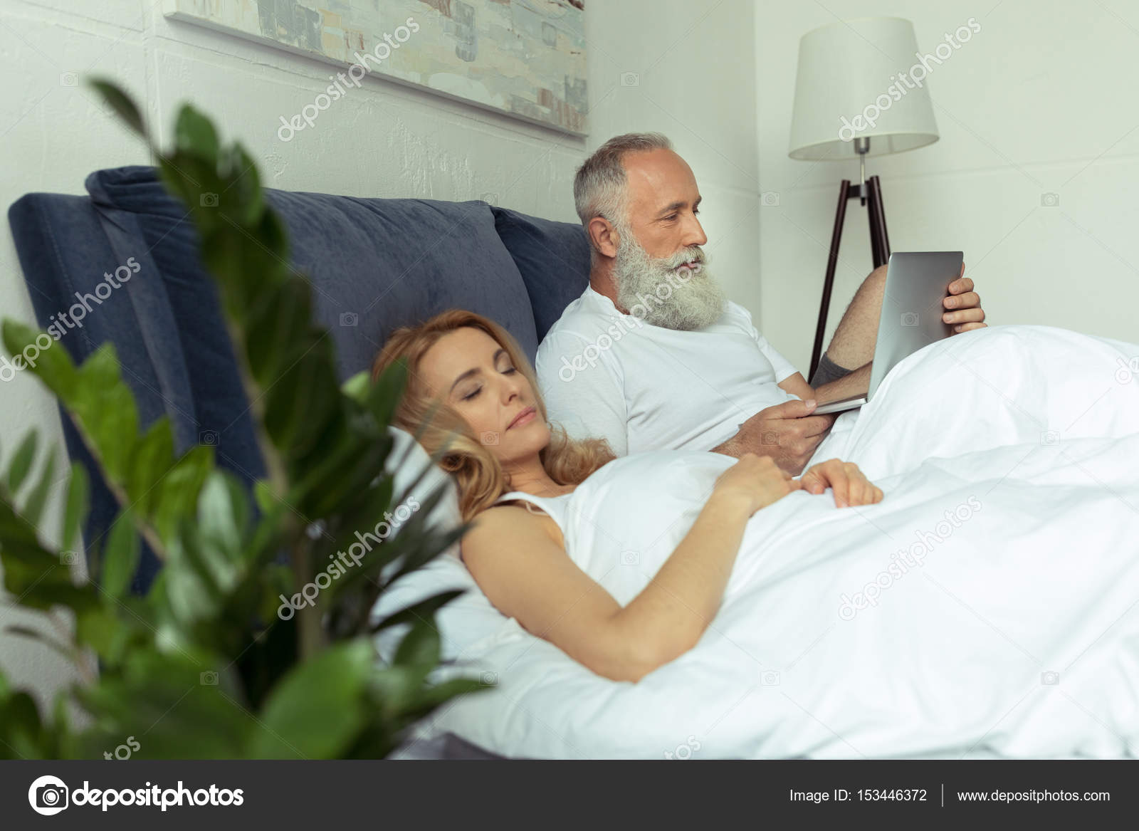 bed blonde in mature Black gay anal fuck