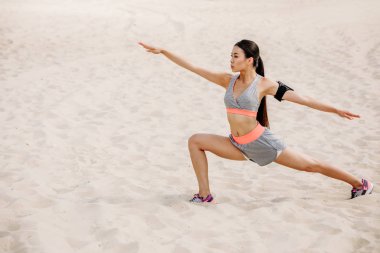 Yoga yapan kadın
