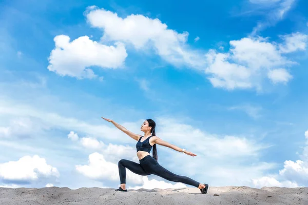 Woman practicing yoga — Free Stock Photo