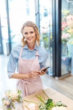 Smartphone kullanarak çiçekçi