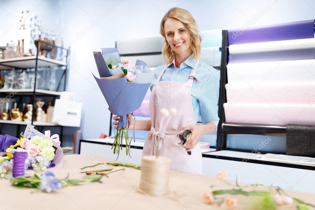 florist cutting flowers