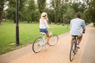 Çift binicilik bisiklet park