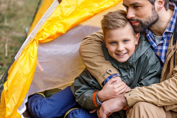 Father and son in tent — Stock Fotó