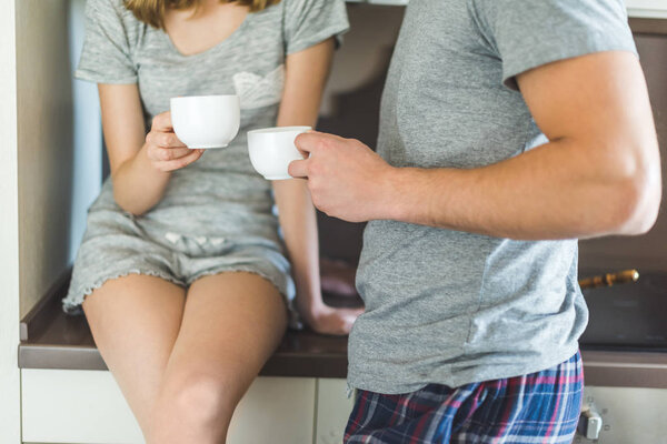 couple drinking coffee 