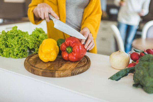  cutting peppers