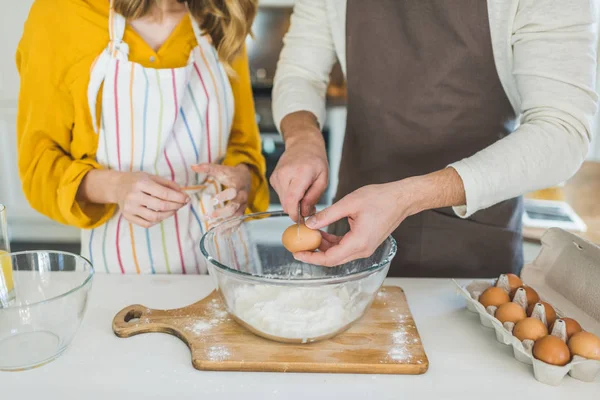 Couple making dough — Stock Photo, Image