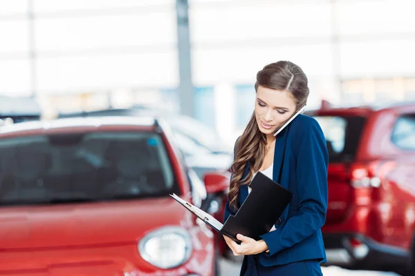 Manager talking by smartphone — Stock Photo