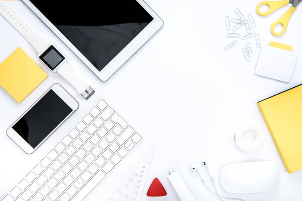 Organized office supplies 