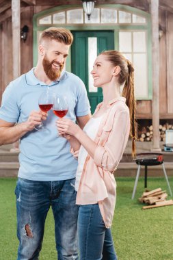 mutlu çift kadehlerin ile