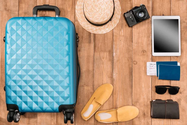 Fondo con accesorios de viaje — Foto de Stock