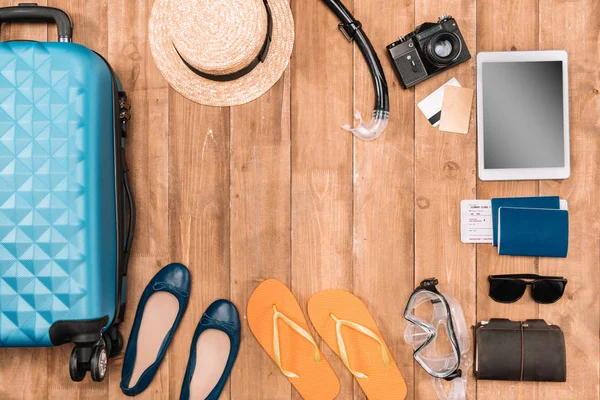 Travel background with tourist's outfit — Stock Photo, Image